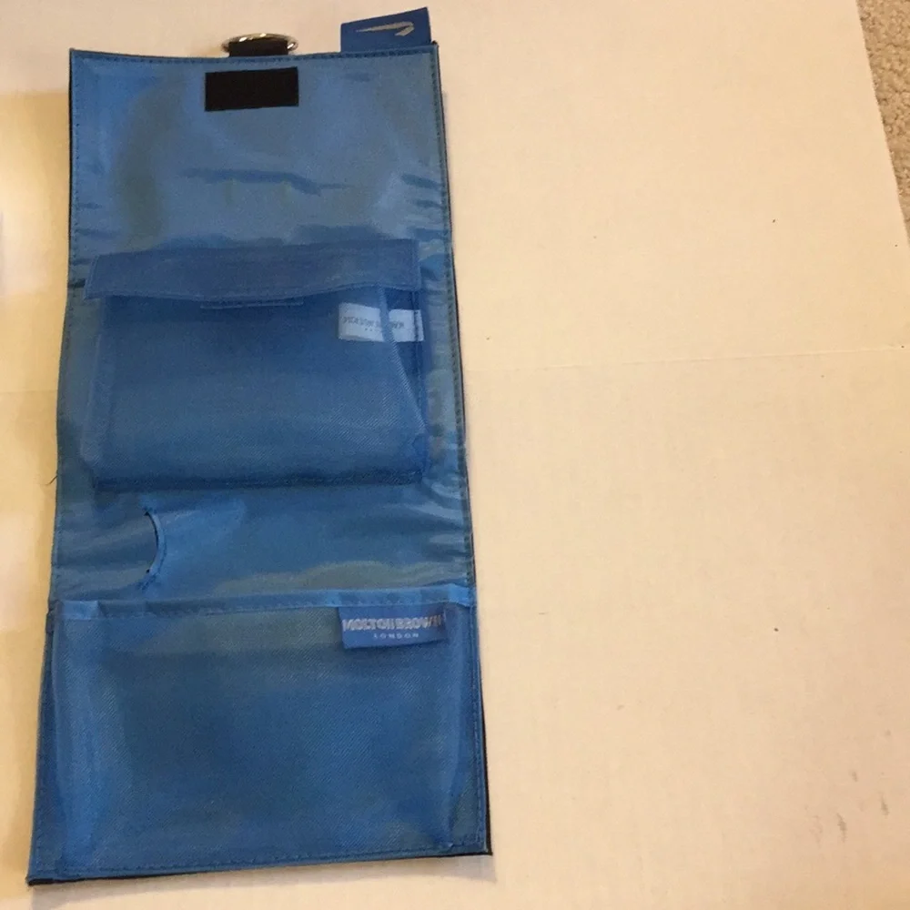 NWOT 6-piece-Small travel bag NEW bath, body,hair​